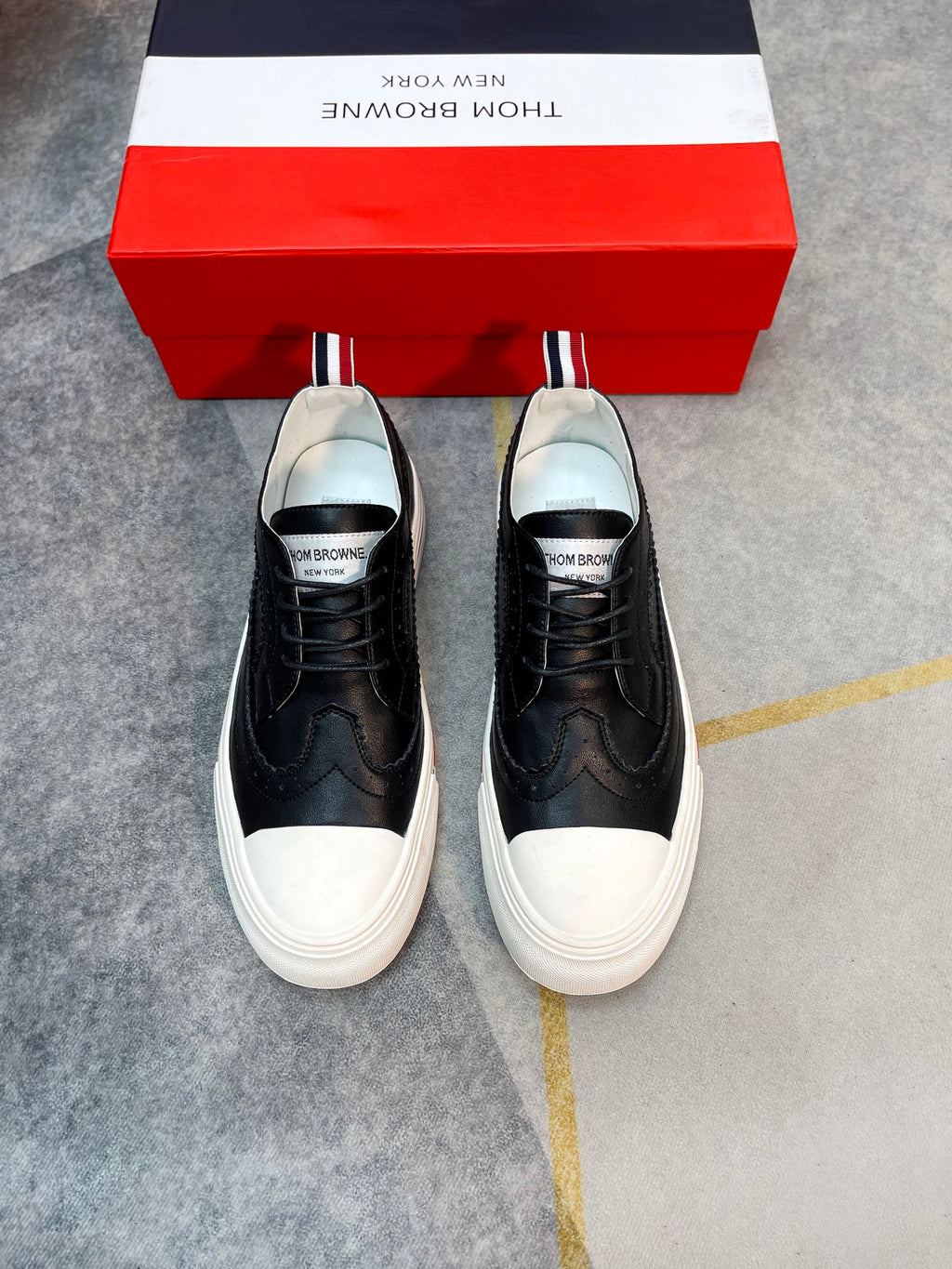 Men's casual shoes