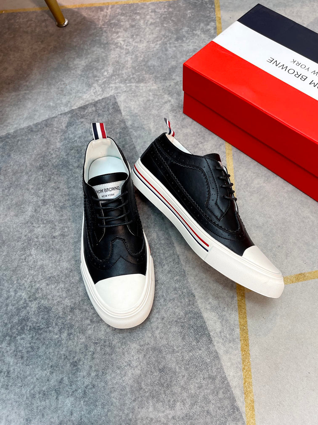 Men's casual shoes