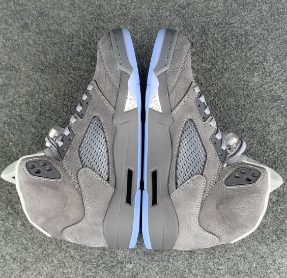 Air Jordan 5 Retro 'Wolf Grey' 2026