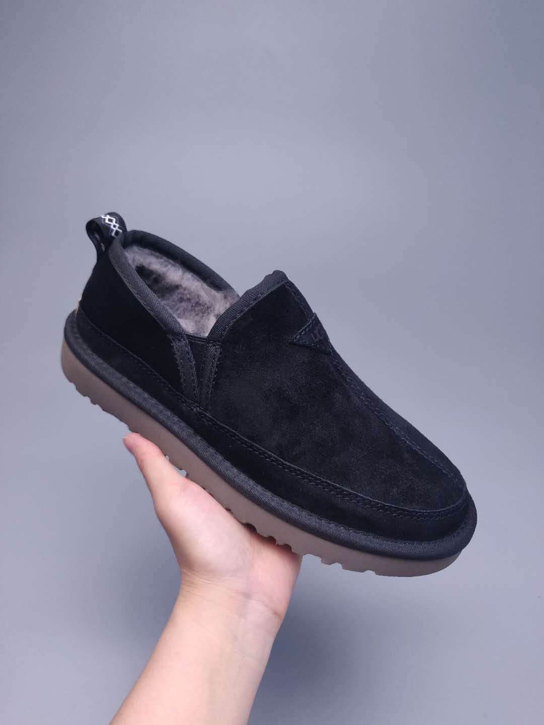 Black Men’s Slip-On Low-Top Sneakers — New Arrival | In Stock