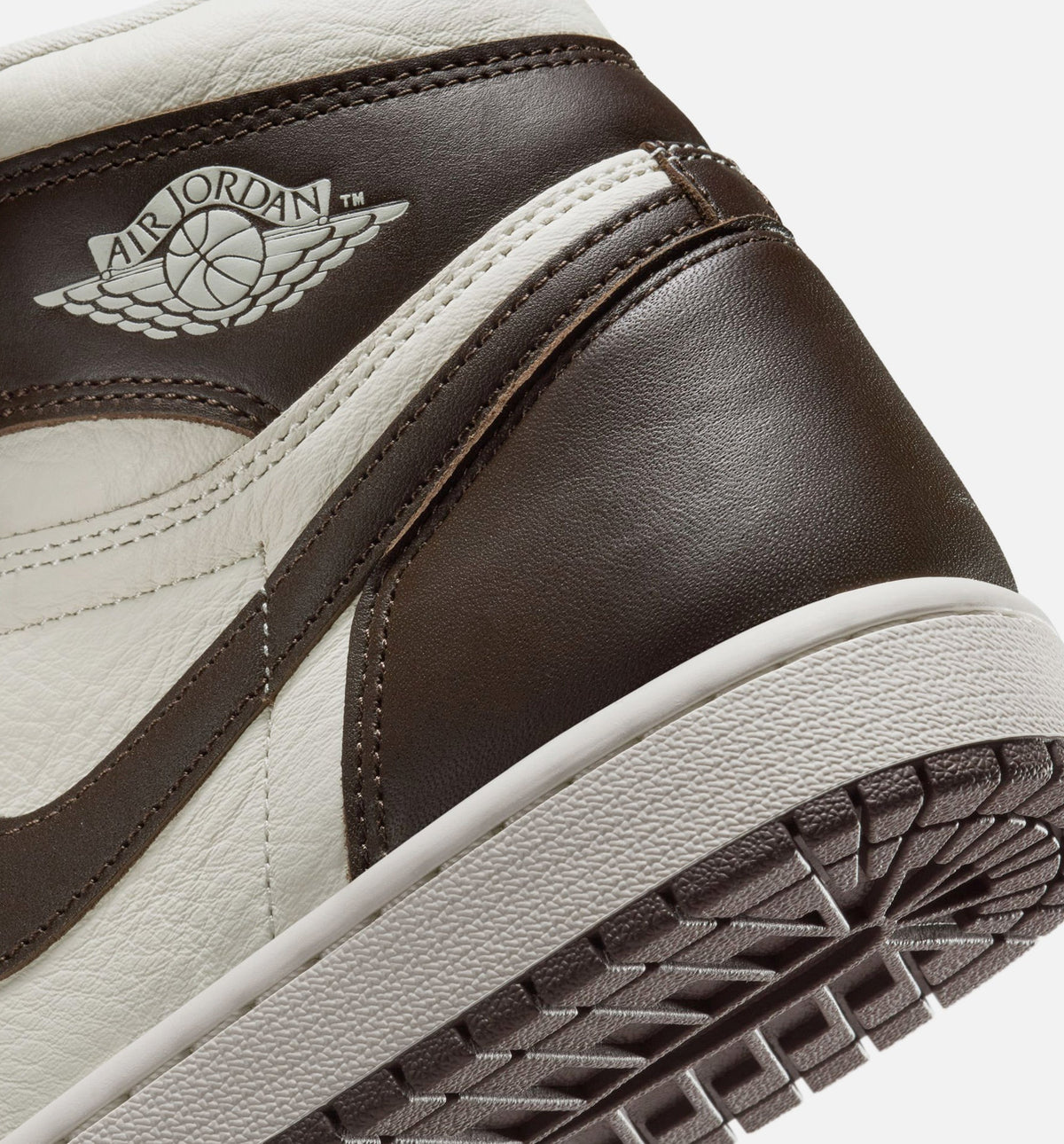 Air Jordan 1 Retro High OG Baroque Brown Women's Lifestyle Shoe - Baroque Brown/Light Madder Root/Sail