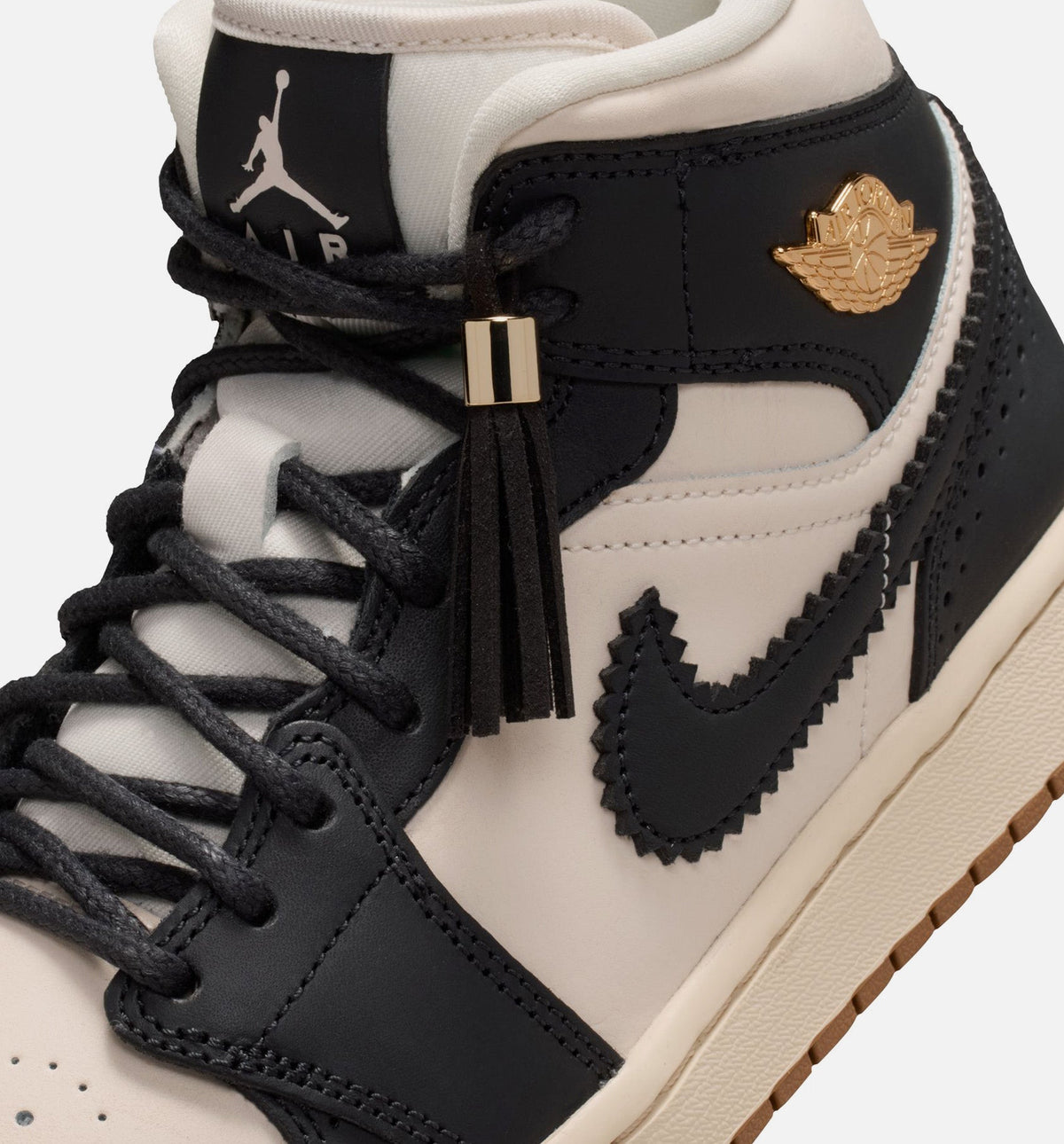 Air Jordan 1 Mid SE | Women's Lifestyle Shoe | Off Noir/Chalk/Pearl White