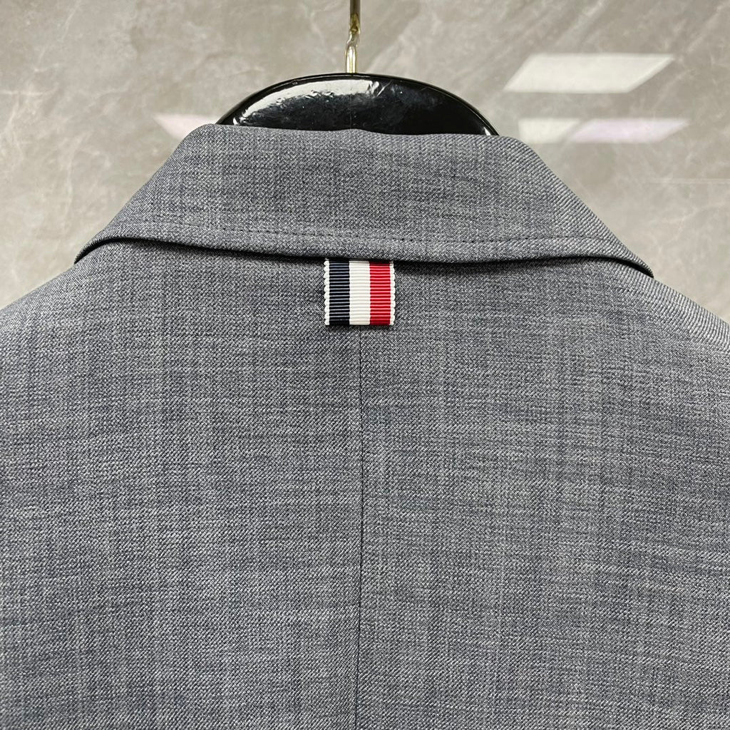 Men's 4 - Bar Suit Jacket with Signature Grosgrain Detail | Thom Browne