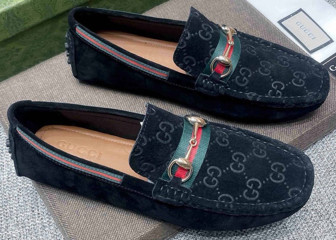 Gucci Black Patterned Loafers with Green and Red Accents