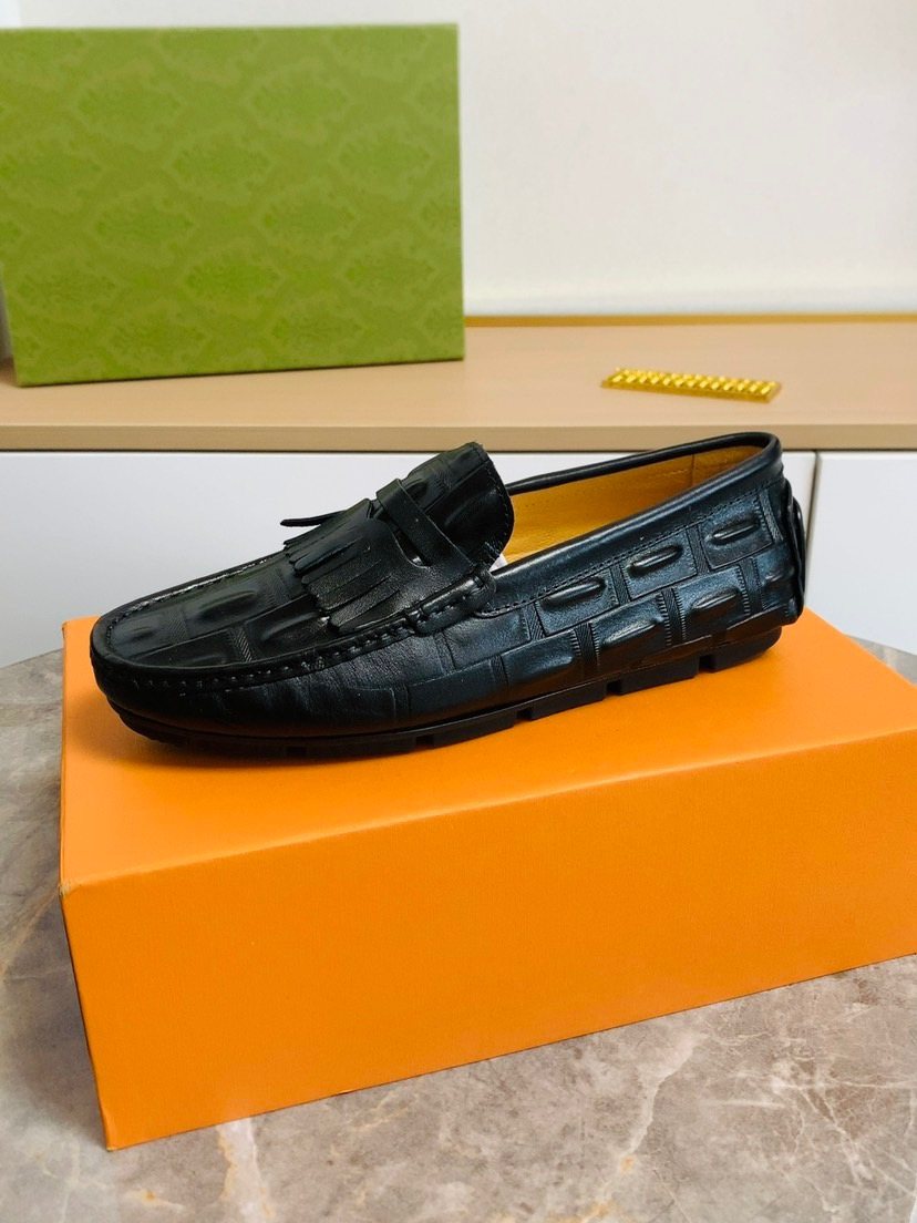 Men's Black Tasseled Loafers