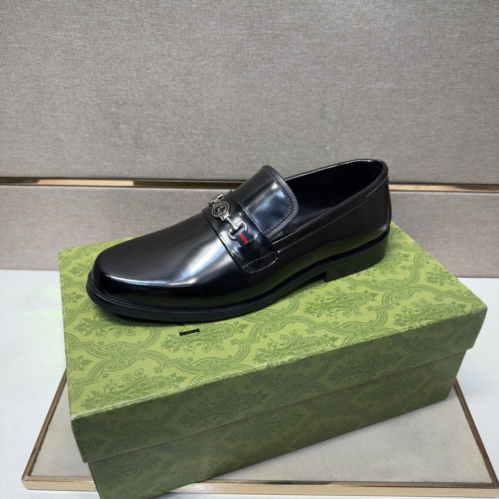 Gucci Men's Black Metal-Hardware Loafers - Rounded Toe
