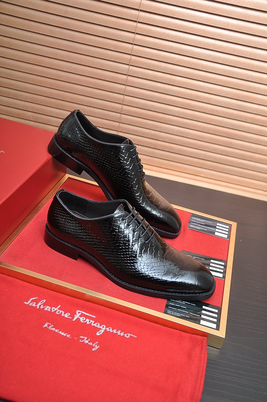 Ferragamo Black Textured Lace-Up Dress Shoes
