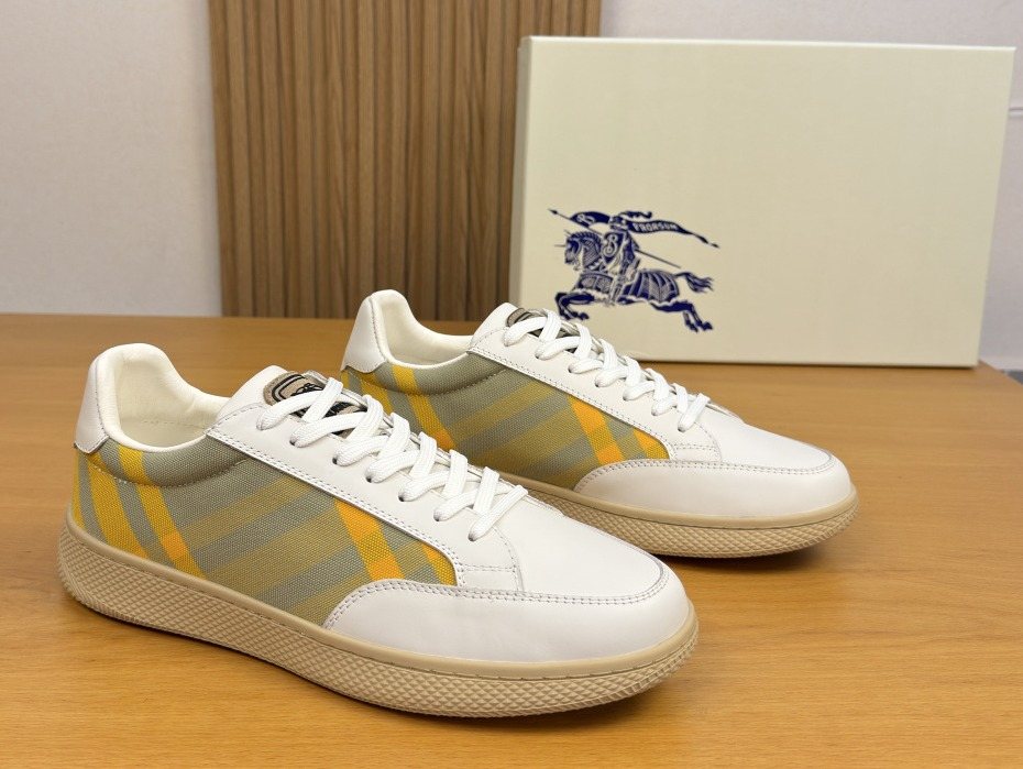 Burberry Check-Panel Low-Top Sneakers