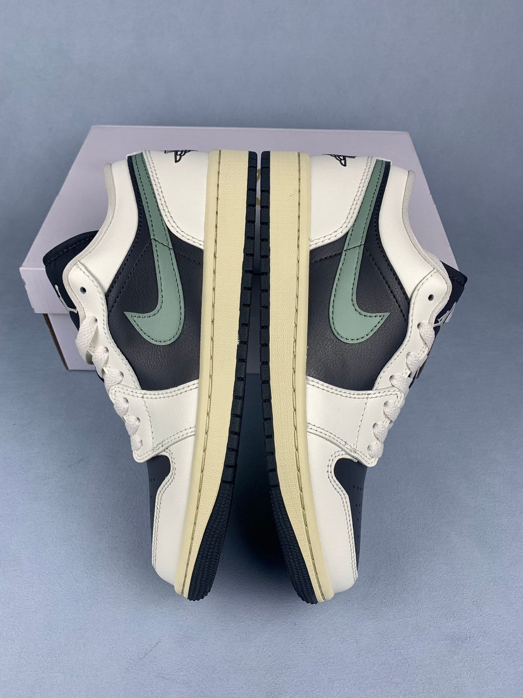 Air Jordan 1 Low Black/Green Unisex Sneakers DC0774-001